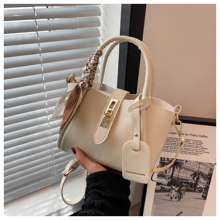 Women Bags Wholesale - กระเป๋าหนังสะพายข้างทรงถังคุณภาพสูง ขายดี ขายส่ง แฟชั่นเฉพาะกลุ่ม ความจุเยอะ พร้อมสายริบบิ้นสำหรับถือ