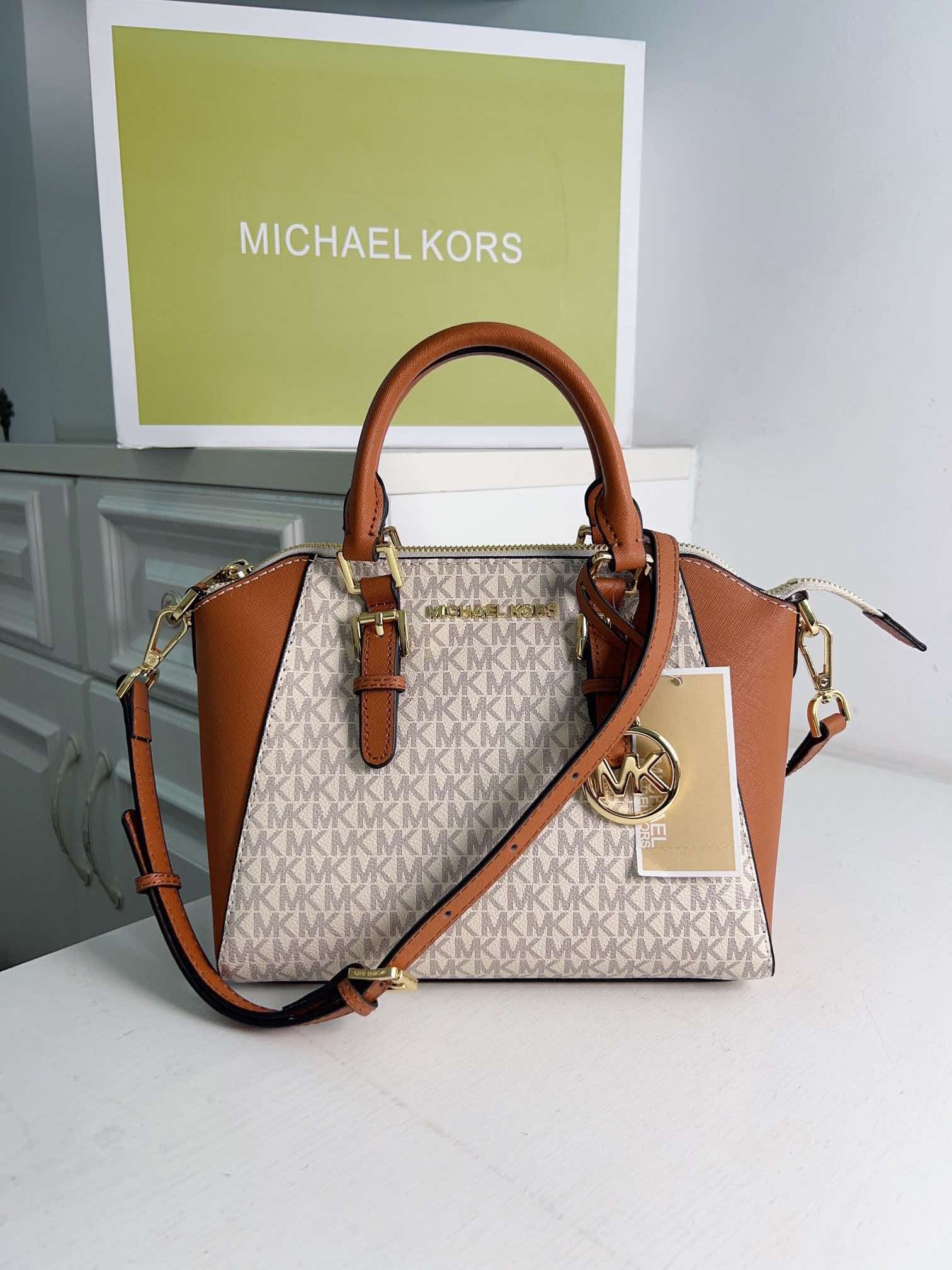 กระเป๋าถือผู้หญิง Michael Kors - Women'S Bags Of Michael Kors บทวิจารณ์และราคา